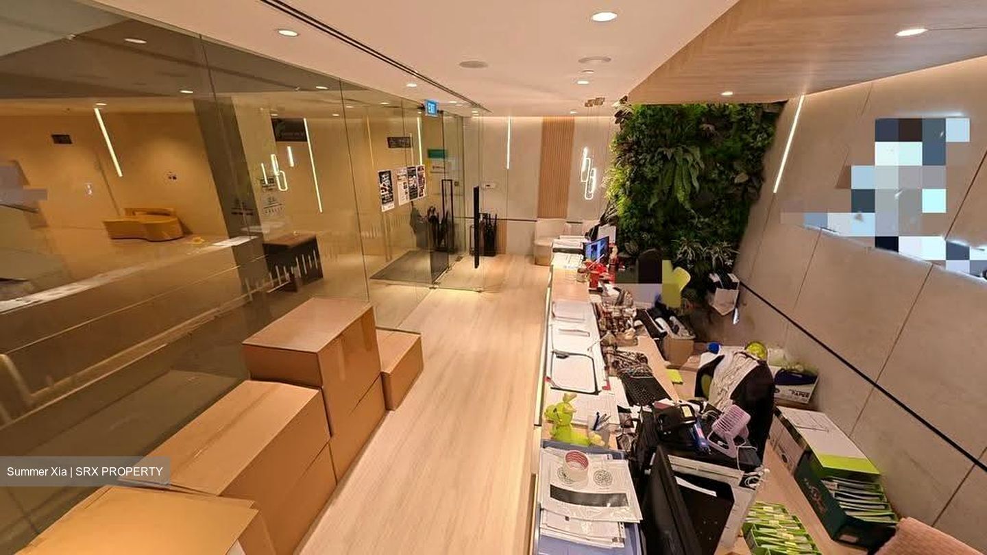 Forum The Shopping Mall (D9), Office #621556601